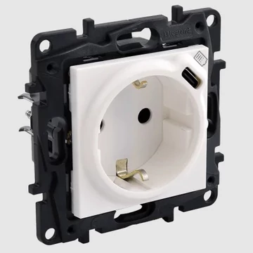 LEGRAND Niloé Step 2P+F kombinált csatlakozóaljzat + USB-C, (rugós), biztonsági zsaluval, fehér (863126)