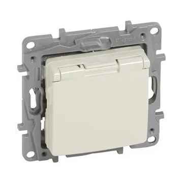 LEGRAND Niloé 2P+F aljzat csapófedeles, biztonsági zsaluval, bézs (764632)