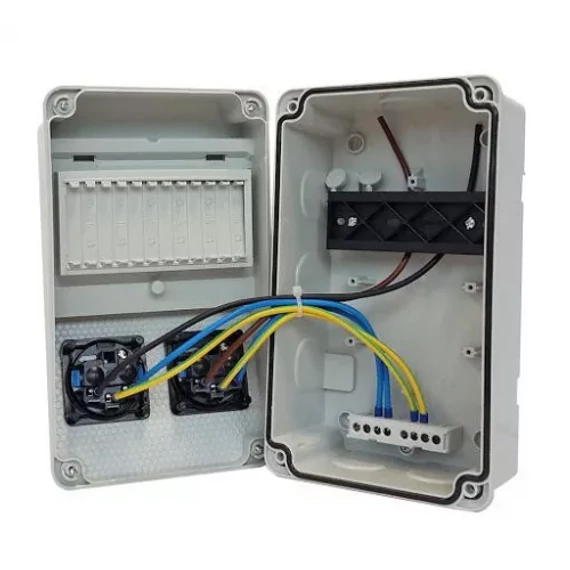 TP ELECTRIC Ipari doboz szerelt 130x220 2x(2P+F) előlapon VEZETÉKELVE (3318-200-0000) (3318-111-0003)