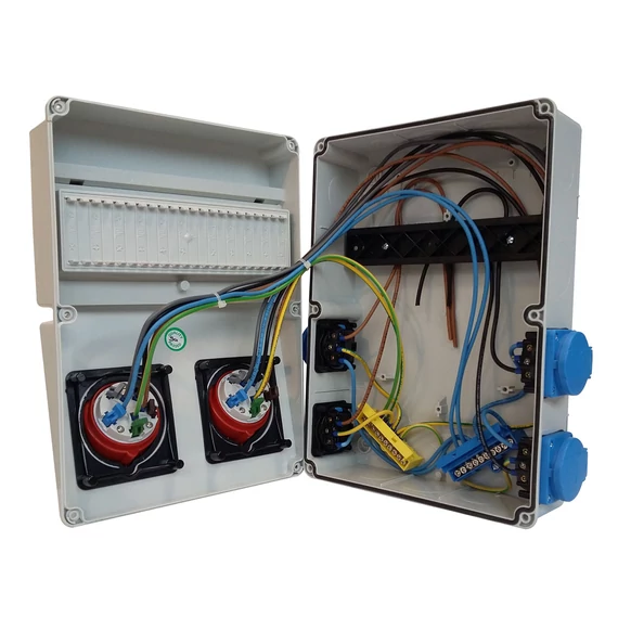 TP ELECTRIC Ipari doboz szerelt 220×300 2×(5P32A) +4×(2P+F) oldalsó VEZETÉKELVE (3320-004-7700) (TP-3320-111-0005)