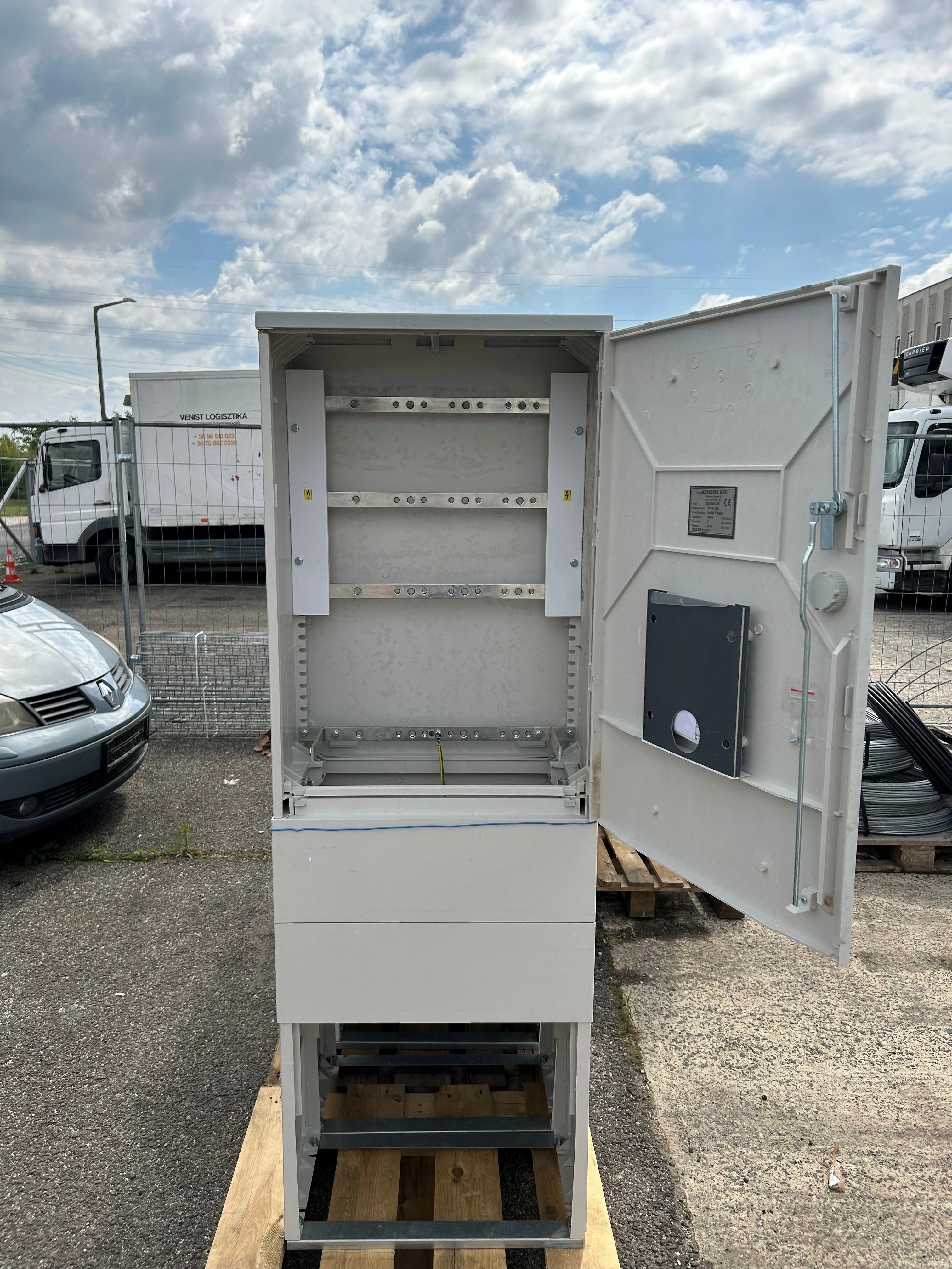 Kábelelosztó szekrény, leásható, sínezett, 00N/4x400A, 400V, 400A, 50Hz, IP44 (1300106881)
